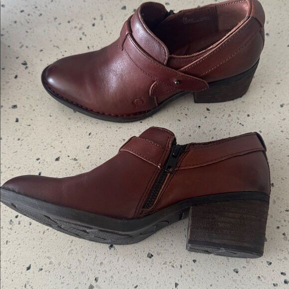 Born Rich Brown Leather Ankle Booties Boots Side Zipper Block Heel Size 7M EUC - Picture 12 of 13
